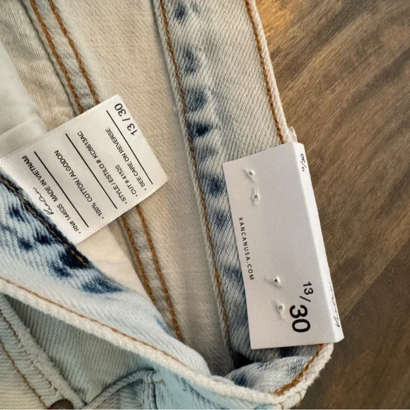 KanCan Women's Distressed White Denim Shorts NWT - Picture 3 of 4